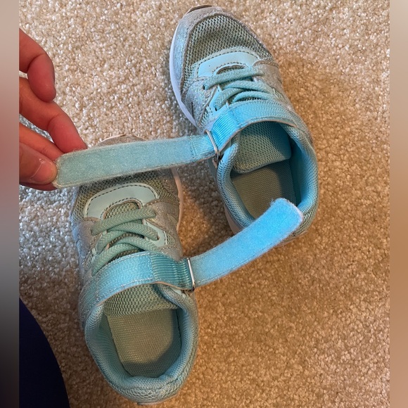 FabKids Girls Shoes - Picture 5 of 9